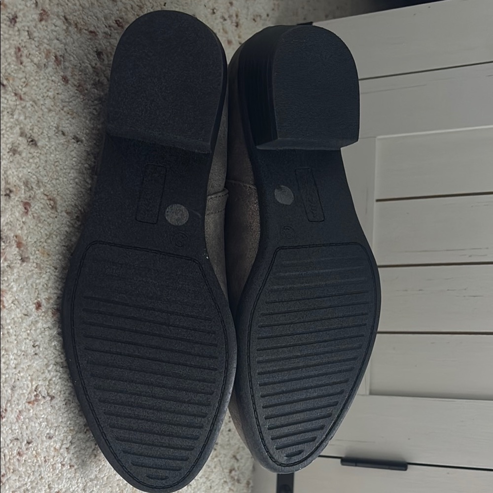 NEW Arizona Jean Ankle Booties Pewter Gray Side Zipper & Memory Foam NWT size 8 - Picture 3 of 5